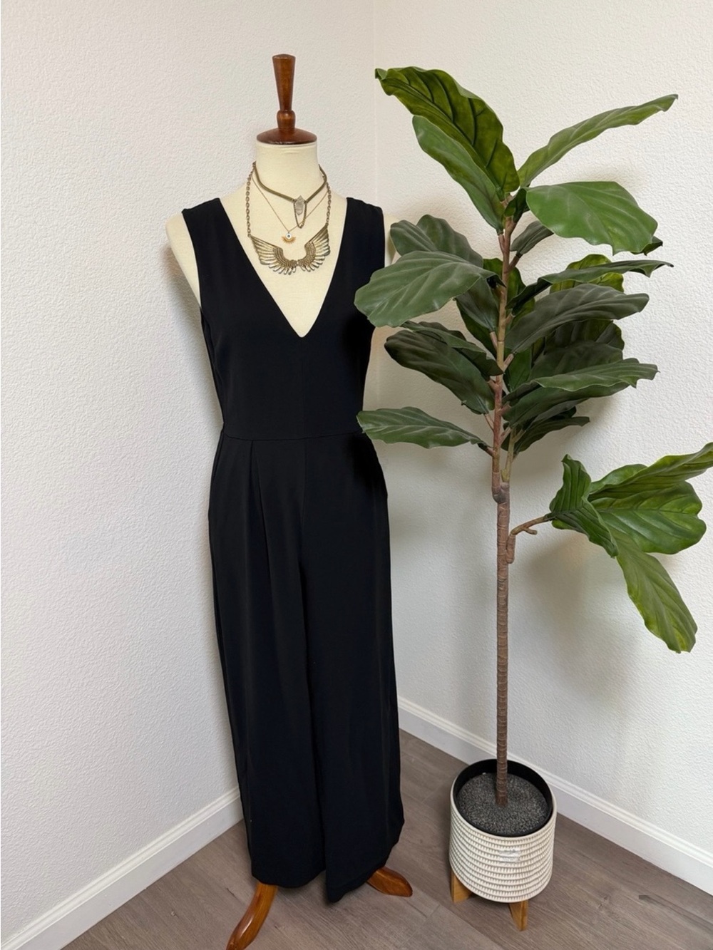 Aritzia Babaton Black Deep V-Neck Wide-Leg Jumpsuit